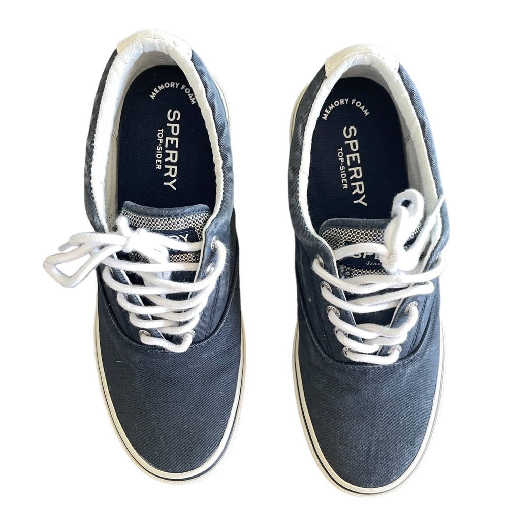 Washed out blue Sperry’s
